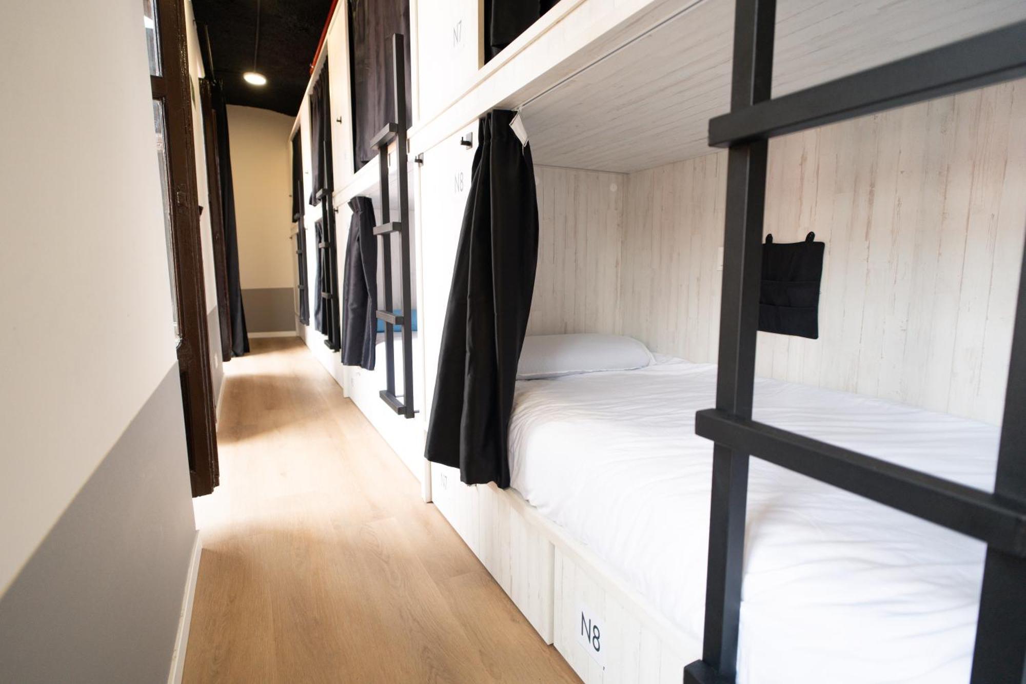 Bed 8-Bed Mixed Dormitory Room